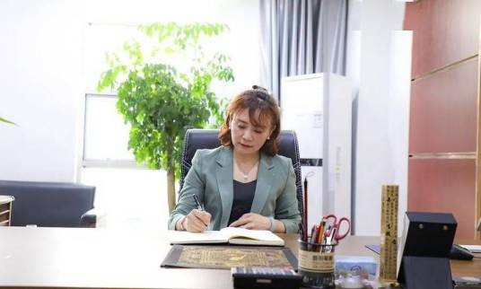 甘萍（贵州东部陆港运营有限责任公司董事长）