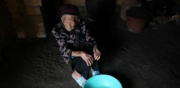 韦绍兰辞世