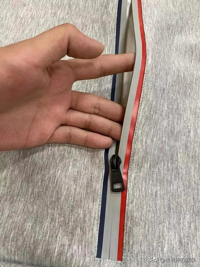 今年秋季流行什么衣服?