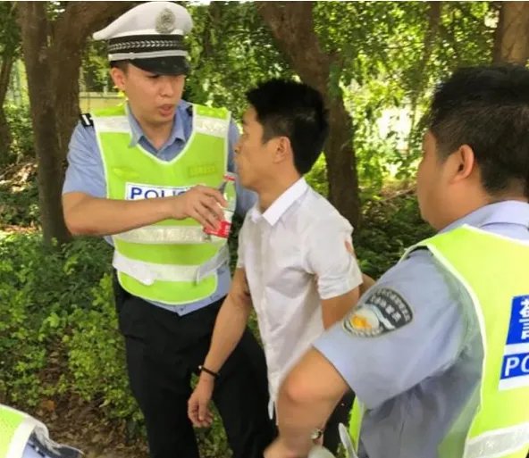高速男子被堵10小时为何会晕倒?
