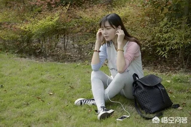 为什么会有人喜欢在上厕所的时候唱歌或者放音乐？