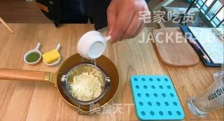 第一次尝试自制滚元宵,抹茶巧克力馅,简单又美味!