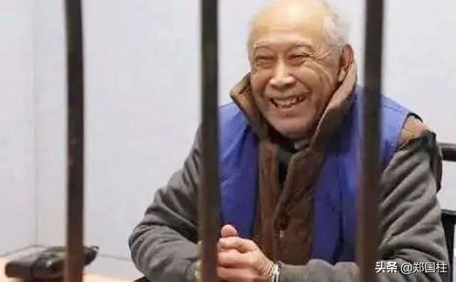 47岁女房东急得一夜白头,居然是被最信任的人出卖,怎么回事?