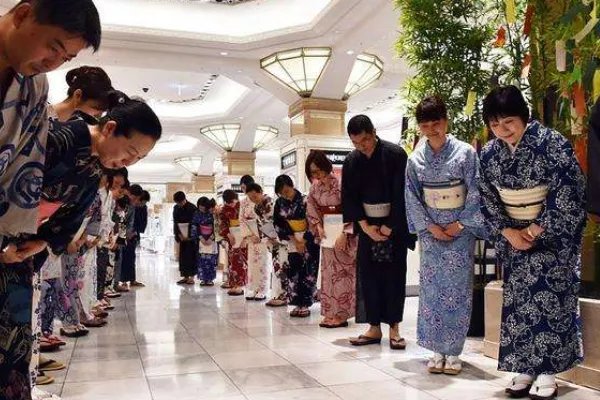 为何日本人喜欢跪着？经常跪着对身体有什么影响吗？