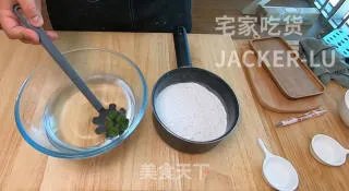 第一次尝试自制滚元宵,抹茶巧克力馅,简单又美味!