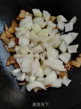 洋葱炒肉