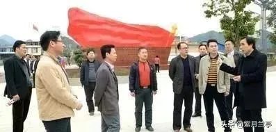 领导退二线在本单位怎么管？