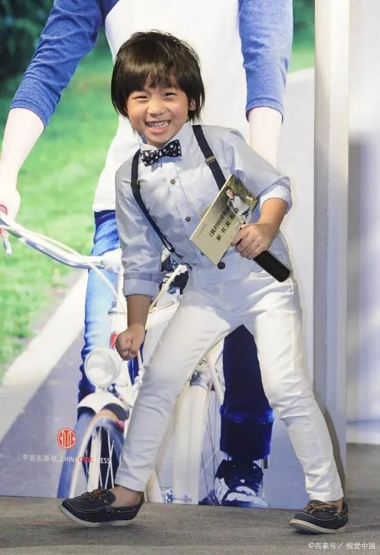 林志颖儿子Kimi,时隔7年再上综艺,颜值变化令人意外,他长成啥样?