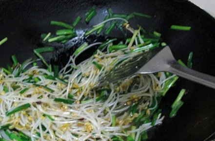 绿豆芽怎么炒好吃?