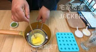 第一次尝试自制滚元宵,抹茶巧克力馅,简单又美味!