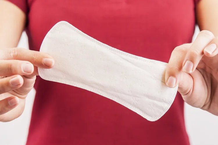 女性洗澡时,为什么喜欢站着排尿?除了爽,或会带来2个坏处