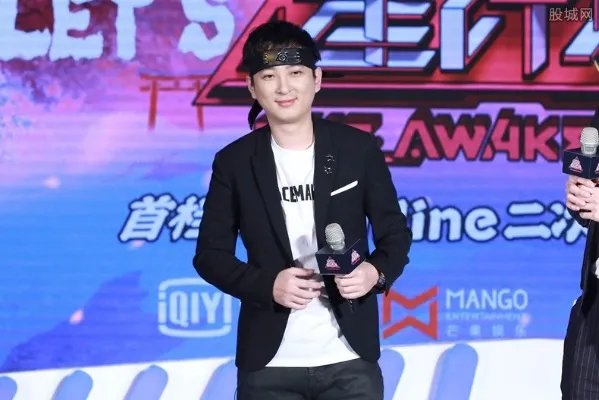 买超家庭背景 买超和王思聪是什么关系?
