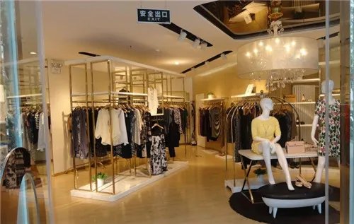 小型服装店装修效果图女装 彰显女装店铺独特魅力