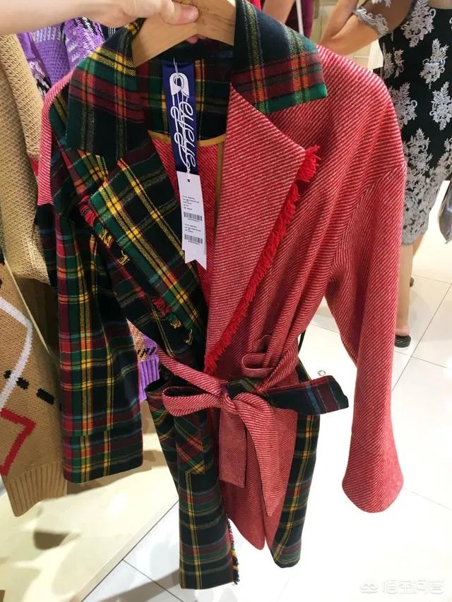 今年秋季流行什么衣服?