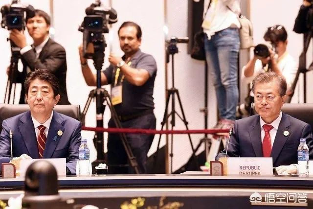 安倍与文在寅会谈遭遇“下马威”,回到日本将如何交差?