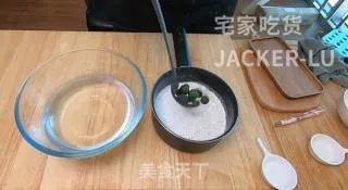 第一次尝试自制滚元宵,抹茶巧克力馅,简单又美味!