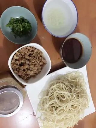 热干面
