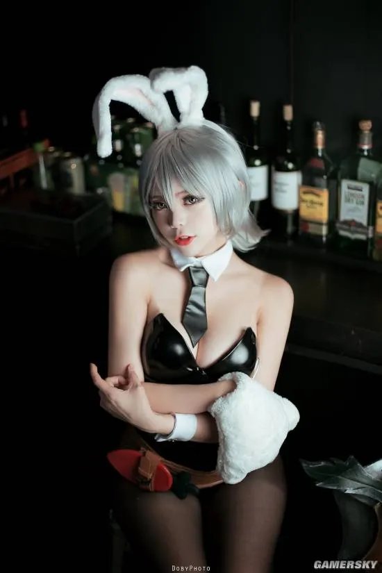 韩国美少女COS兔女郎瑞文 火辣黑丝豪乳让人喷血
