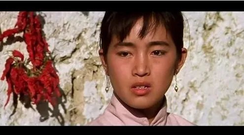 电影《红高粱》中插曲是什么歌名?