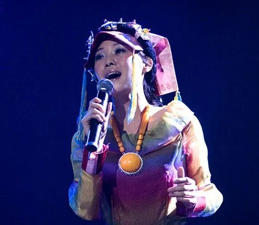 歌手云朵图片