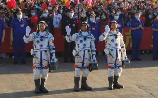 3名航天员在空间站不用值夜班  网友：这就厉害了