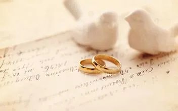 结婚戒指戴左手还是右手 婚戒的戴法有哪些不同寓意