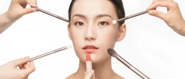 学化妆在哪里学比较好?