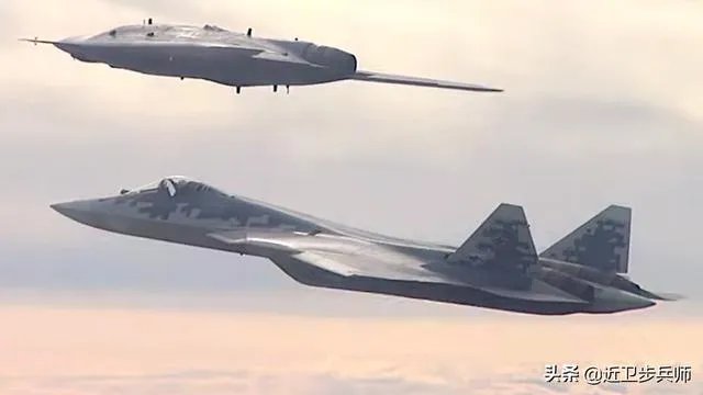 歼-20如果要改进，会有哪些演变方向，可以整体放大变为战斗轰炸机吗？
