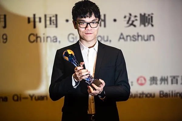 柯洁三星杯击败申真谞夺冠,柯洁在夺冠之后有何表示?