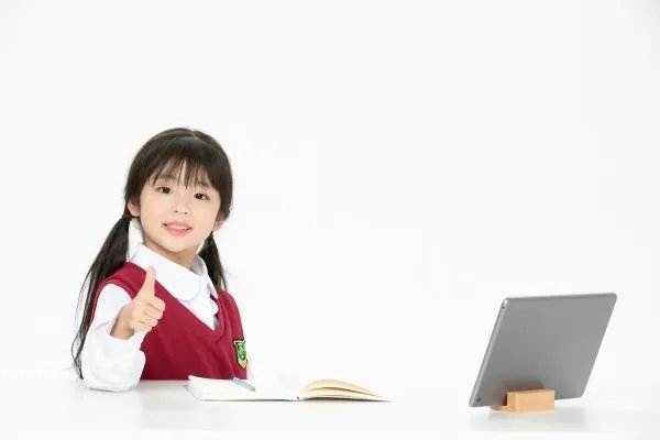 带金字旁的女孩名字 女孩名字带金字旁的字有哪些