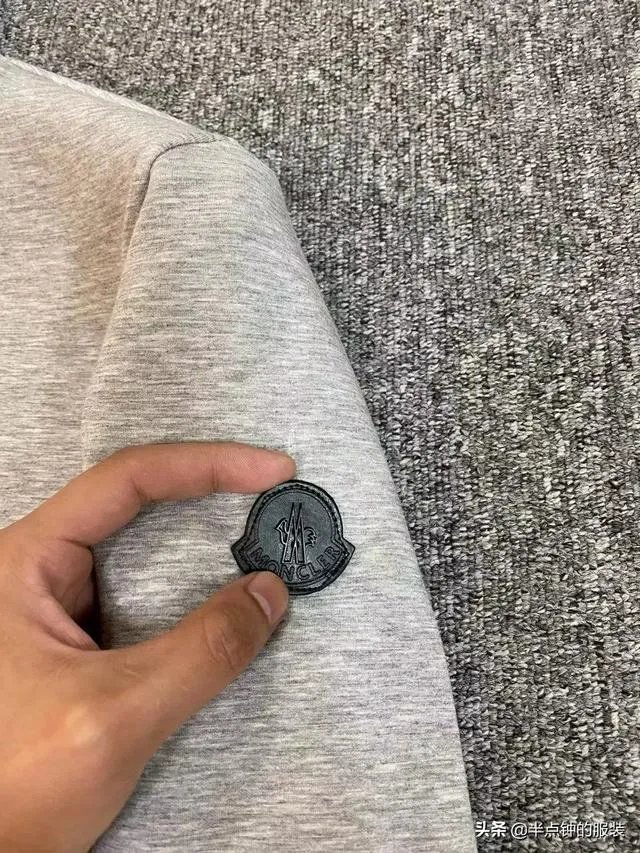 今年秋季流行什么衣服?