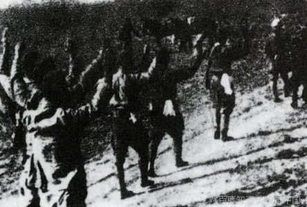 一个纵队有多少兵力?