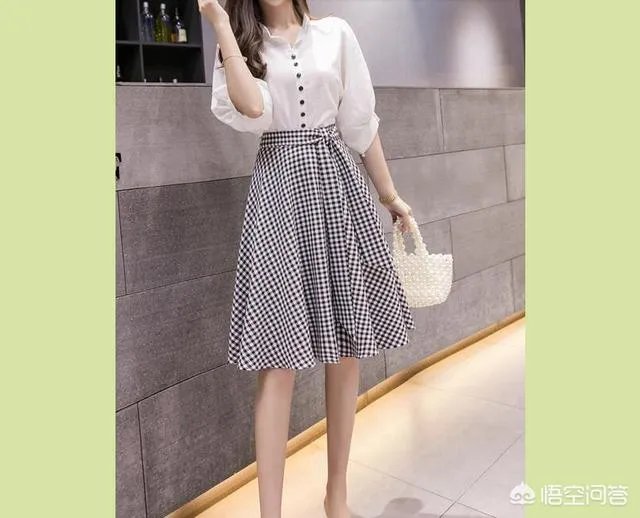 今年秋季流行什么衣服?