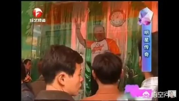 郭德纲称相声演员要“状元才,英雄胆,城墙厚的一张脸”,有几人能达到这个标准?