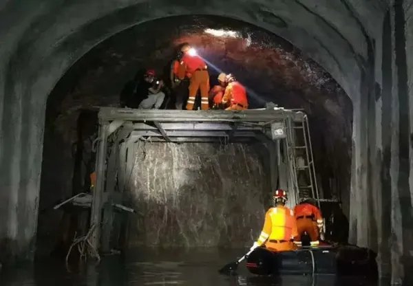 云南一在建高速隧道突泥涌水致3死，发生隧道事故有哪些原因?