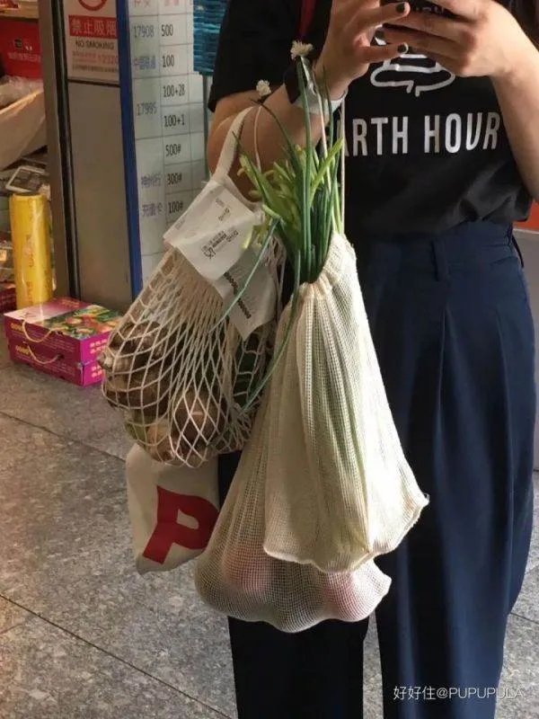 请你说说在我们身边有哪些不良习惯对我们周围的环境造成了严重污染,并对环保工作提出自己的建议。200字左右的倡仪书