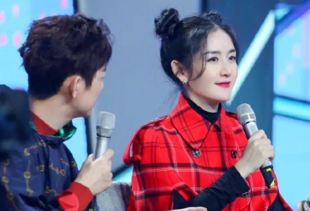 谢娜挺超大孕肚现身深圳,张杰紧随呵护爱妻,他们的感情为何一直这么好?