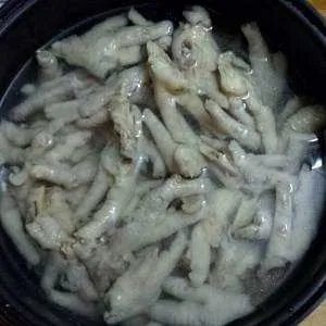 香辣蒜香凉拌鸡爪的做法步骤图，怎么做好吃