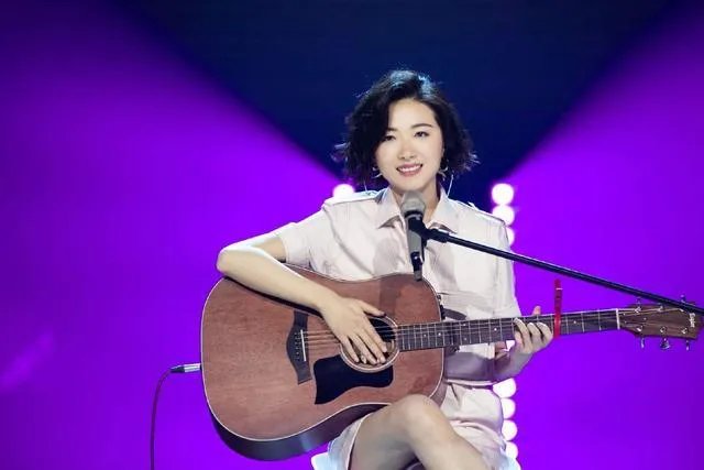 《乘风破浪的姐姐里面,为什么万茜那么受女明星的欢迎?