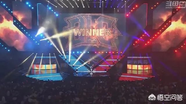 RNG仅有三人录制天天向上,蔡徐坤粉丝发放RNG宣传资料,你怎么看?