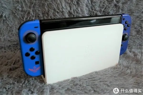 瞎摸瞎玩 篇二十八:来了来了,OLED来了——任天堂Switch OLED版本开箱与简单对比