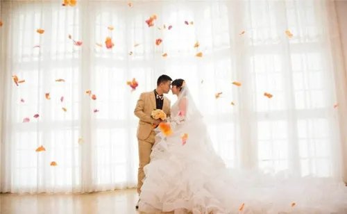军训求婚攻略 求婚哪个膝盖跪地