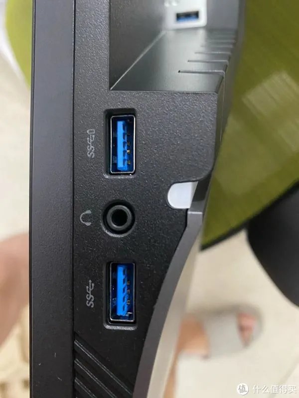 戴尔显示器