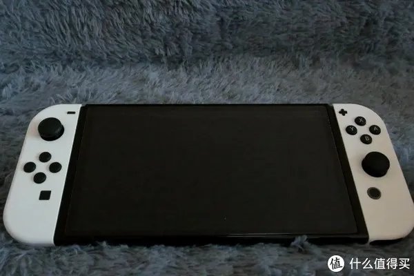 瞎摸瞎玩 篇二十八:来了来了,OLED来了——任天堂Switch OLED版本开箱与简单对比