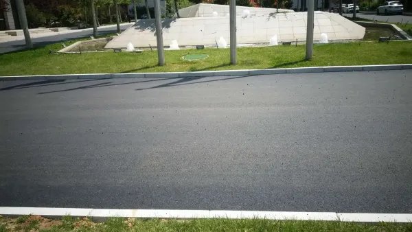 西班牙多地拆除沥青“让城市回归自然”,真的能回归吗?