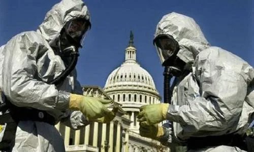 英国一男子称后悔去年年初离开武汉，从他的话中透露出了哪些信息？