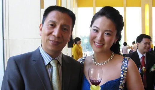 沈傲君的两任老公都是谁?