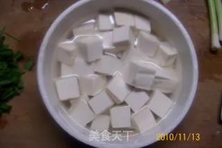 【小渔夫私房菜】---《鲜虾大蒜烧豆腐》