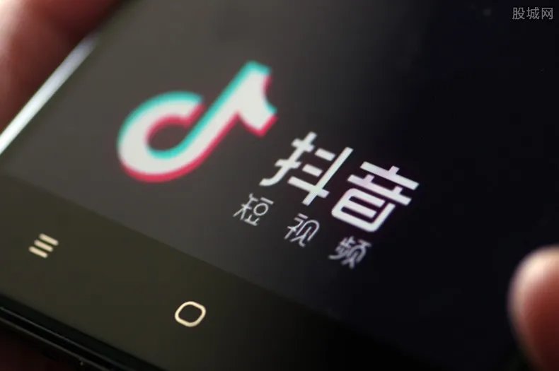 蜗蜗创始人张越资料 粤n11111劳斯莱斯车主张越