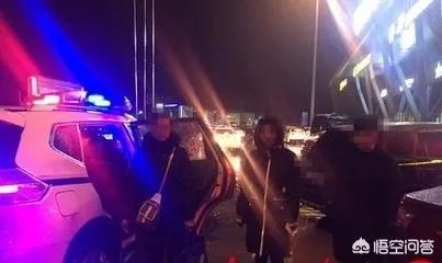 夫妻高速上吵架，丈夫竟抛下妻女三人带着儿子走人，你怎么评价丈夫的行为？